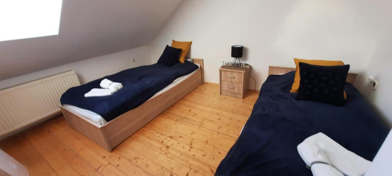Hi-Bp Garden City Batsanyi Apartment 3 Rooms, Apartment Upstairs Near The City Train With Free Parking บูดาเปสต์ ภายนอก รูปภาพ