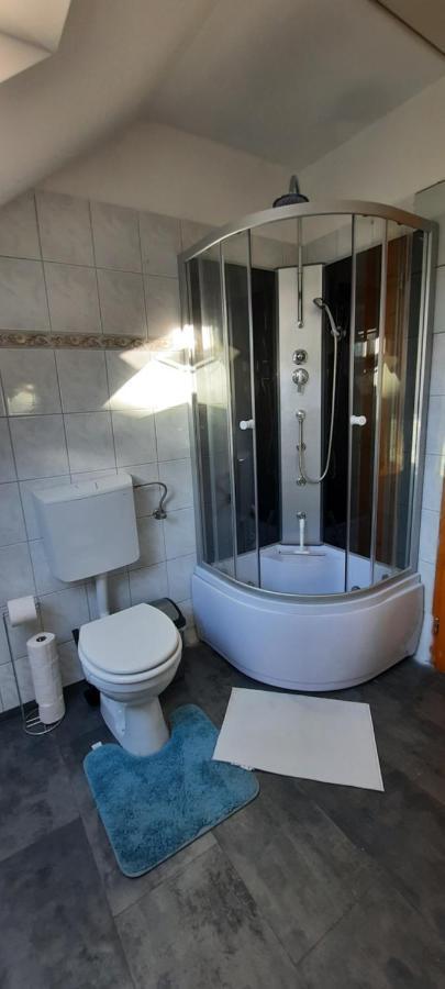 Hi-Bp Garden City Batsanyi Apartment 3 Rooms, Apartment Upstairs Near The City Train With Free Parking บูดาเปสต์ ภายนอก รูปภาพ