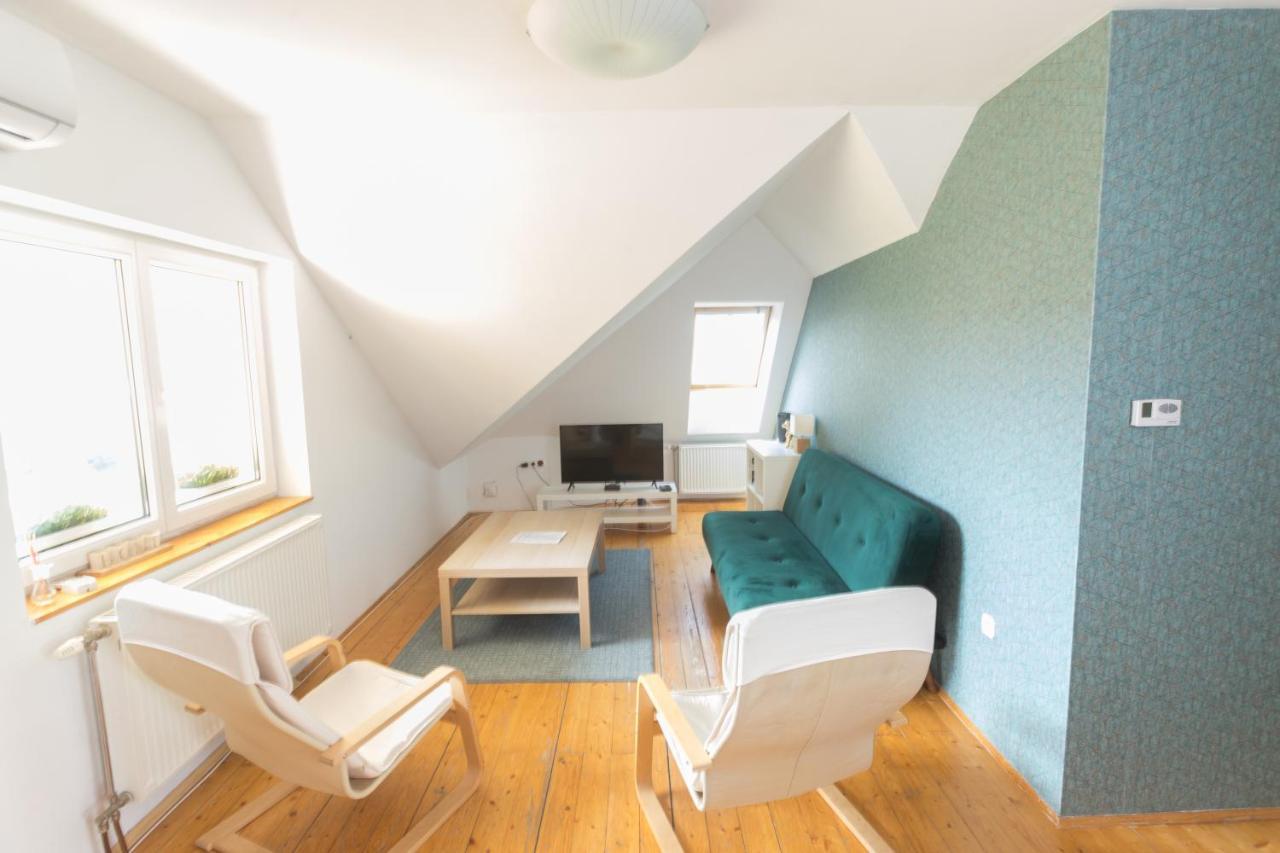 Hi-Bp Garden City Batsanyi Apartment 3 Rooms, Apartment Upstairs Near The City Train With Free Parking บูดาเปสต์ ภายนอก รูปภาพ