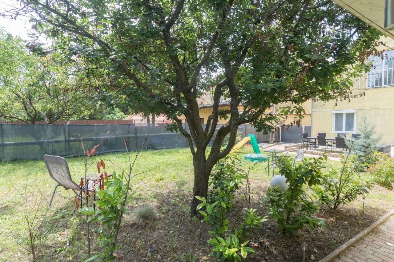 Hi-Bp Garden City Batsanyi Apartment 3 Rooms, Apartment Upstairs Near The City Train With Free Parking บูดาเปสต์ ภายนอก รูปภาพ